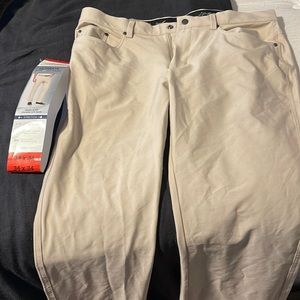 Brand new Greg Norman 5 pocket pants! Did not fit my boyfriend.